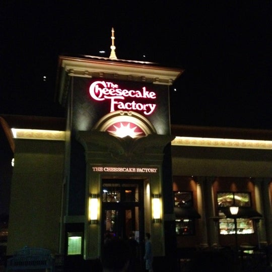 The Cheesecake Factory Central Omaha 4048 ziyaretçidan 40 tavsiye'da fotoğraflar