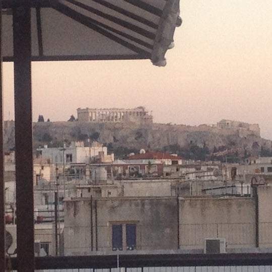 6/7/2012 tarihinde Salonikiosziyaretçi tarafından Melia Athens Hotel'de çekilen fotoğraf
