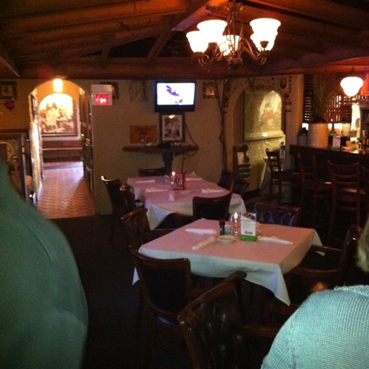 Photo taken at Pietro&#39;s Italian Restaurant by Eric Y. on 4/5/2012
