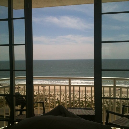 Foto tirada no(a) Cape May Ocean Club Hotel por Matt M. em 5/20/2012