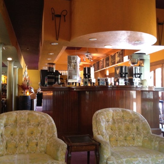 Candlelight Coffeehouse & Wine Bar Tobin Hill 3011 N Saint Marys St