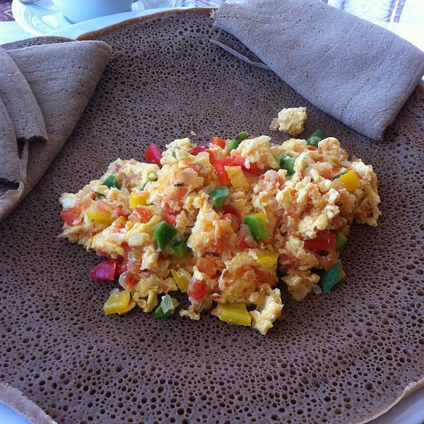 Foto diambil di Walia Ethiopian Cuisine oleh Dave S. pada 2/19/2012