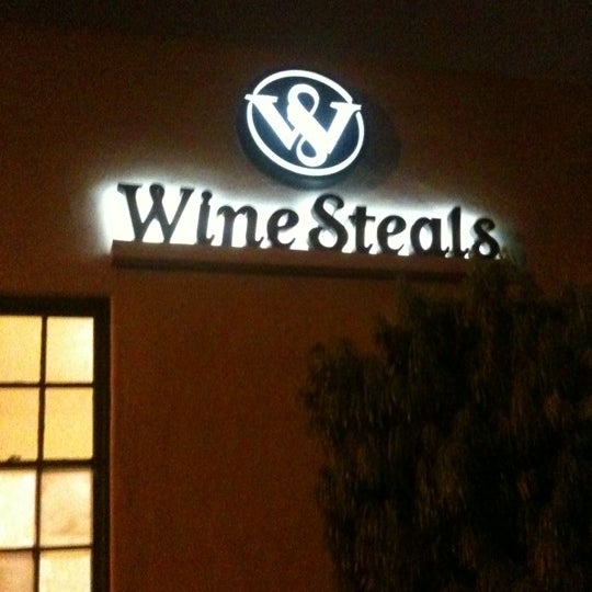 Foto diambil di Wine Steals oleh PreFABsd.com .. pada 3/16/2012
