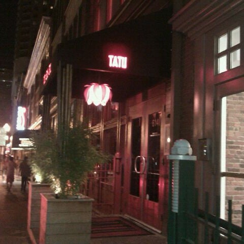 6/24/2012 tarihinde Tanya E.ziyaretçi tarafından Tatu Asian Restaurant &amp; Lounge'de çekilen fotoğraf