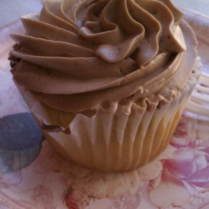 4/7/2012にHuleahがColossal Cupcakesで撮った写真