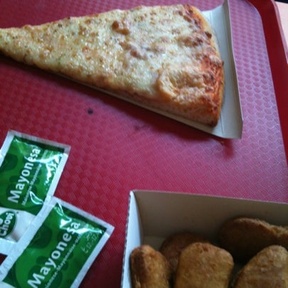 Das Foto wurde bei Pizzas Liberty von Evy D. am 7/24/2012 aufgenommen