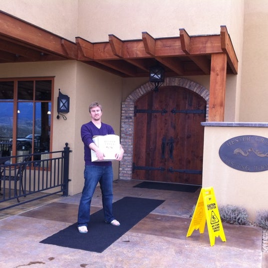 Foto tirada no(a) Hester Creek Estate Winery por Melodie F. em 4/8/2012