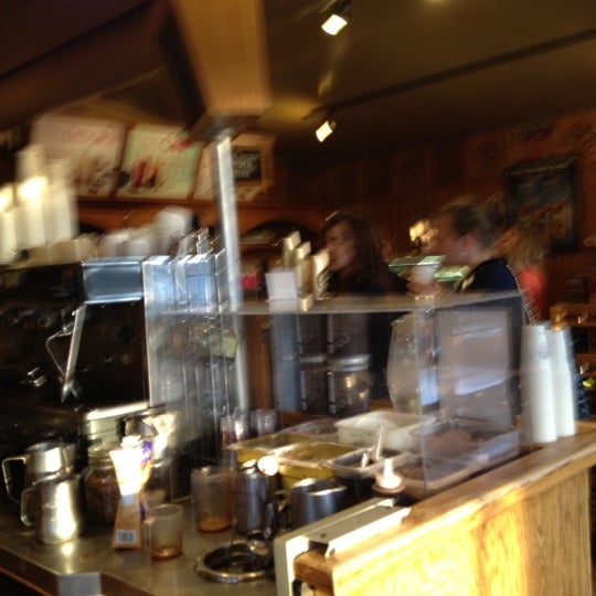 Photo taken at The Coffee Bean &amp; Tea Leaf by K B. on 3/25/2012