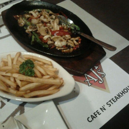 Столовая астрахань пельменная. La perla ресторан\ фото изнутри. Ресторан барбекю мурино. Мурин ресторан. Мурин ресторан.