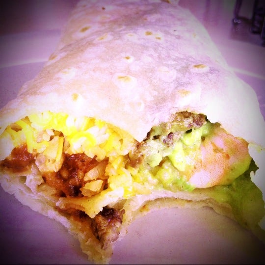 รูปภาพถ่ายที่ Habaneros Mexican Grill โดย Kevlar เมื่อ 3/1/2012