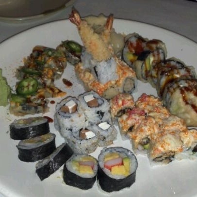 6/1/2012 tarihinde James W.ziyaretçi tarafından Arashi Japan Sushi &amp; Steak House'de çekilen fotoğraf