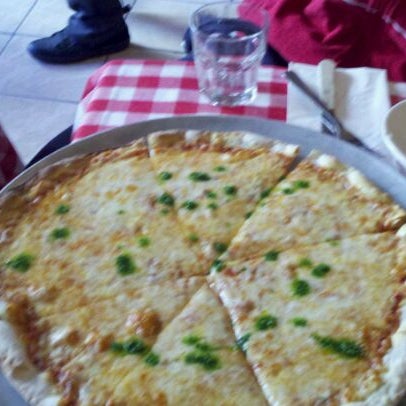 Снимок сделан в Nice Pizza пользователем Jared N. 3/27/2012