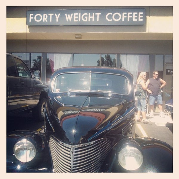 8/29/2012 tarihinde Colorado Cardziyaretçi tarafından 40 Weight Coffee'de çekilen fotoğraf