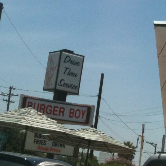 Das Foto wurde bei Burger Boy von Roy Q. am 7/31/2012 aufgenommen
