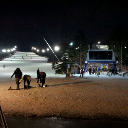 Foto tomada en Chicopee Ski &amp; Summer Resort  por Wei L. el 2/23/2012