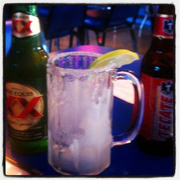 Photo taken at Pacific Star Restaurant &amp; Oyster Bar - Round Rock by Geneva G. on 8/8/2012