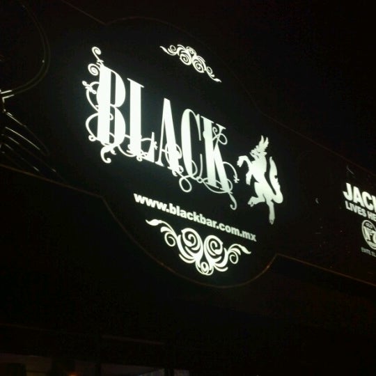 9/1/2012 tarihinde Diana Noemi D.ziyaretçi tarafından Black Bar'de çekilen fotoğraf