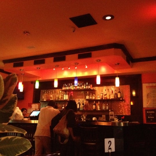 7/20/2012 tarihinde Blushing L.ziyaretçi tarafından Janelle&#39;s Caribbean American Cuisine &amp; Bar'de çekilen fotoğraf