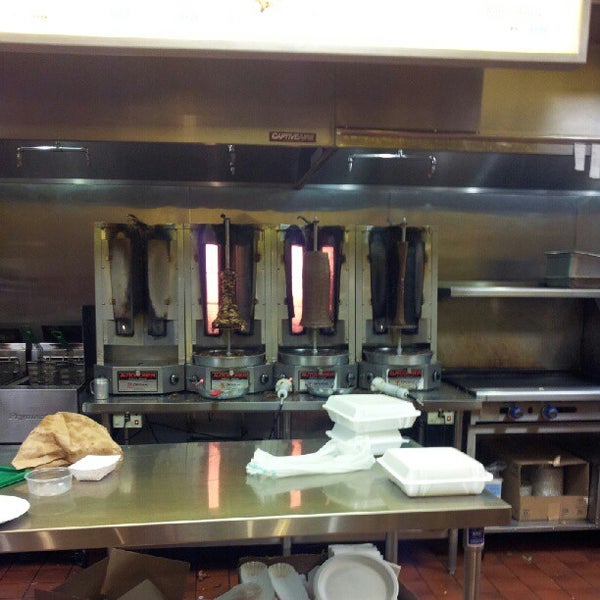 Foto scattata a The Kebab Shop da Ernest D. il 8/20/2012
