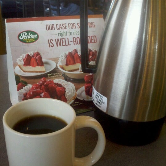 Perkins Restaurant & Bakery American Restaurant in West Des Moines