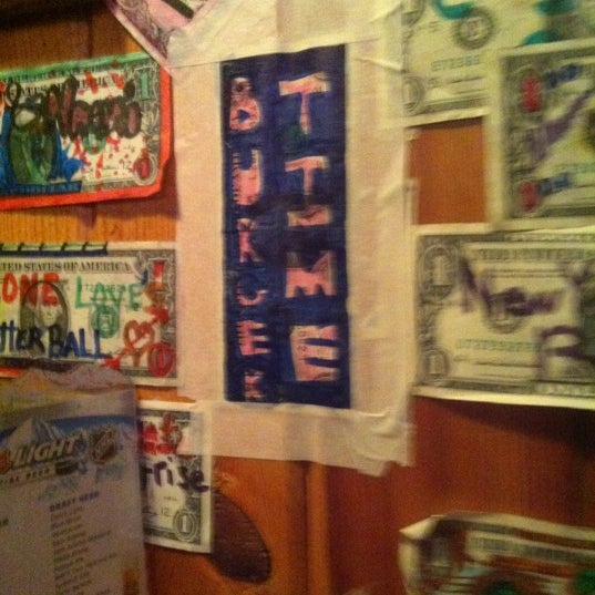 4/20/2012にJake R.がCuzzy&#39;s Grill &amp; Barで撮った写真