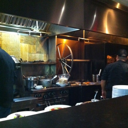 Photo prise au Rimel&#39;s Bar And Grill par Theresa S. le5/13/2012