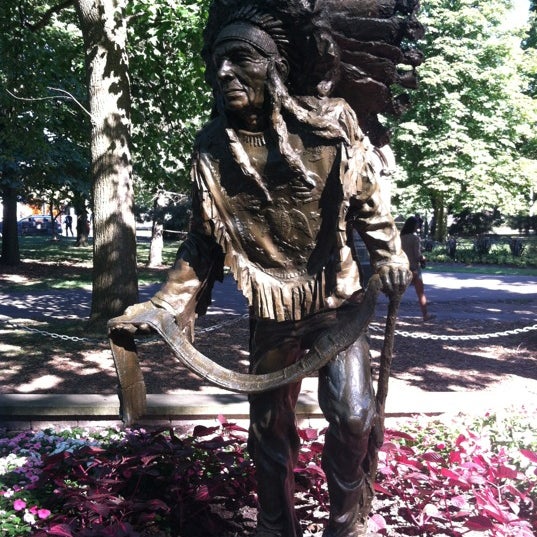 The Great Lakes Garden - Garden in Downtown Niagara Falls