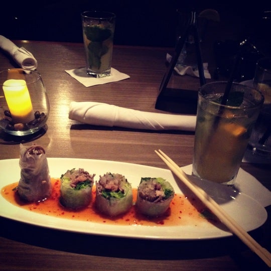 Photo prise au Dragonfly Sushi &amp; Sake Co par Judy M. le8/31/2012