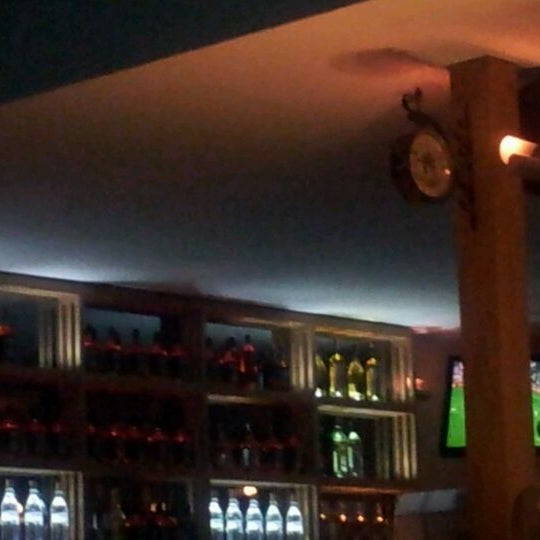 6/10/2012にErkan B.がCOLORS - Eat, Drink, Party - (Hillside City Club)で撮った写真