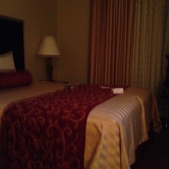 Снимок сделан в Regency Suites Hotel пользователем KK S. 6/15/2012