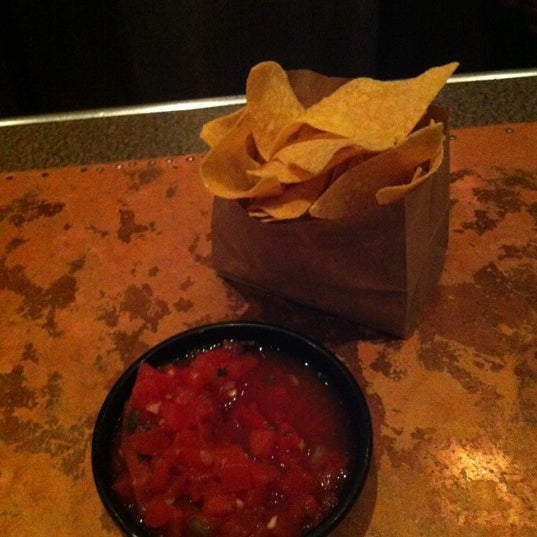 รูปภาพถ่ายที่ Lopez SouthWest Kitchen &amp; Tequila Saloon โดย Dustin T. เมื่อ 6/26/2012