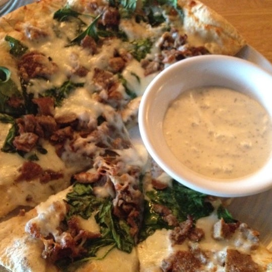 Layla&amp;#39;s Gyros and Pizzeria - 7 tips