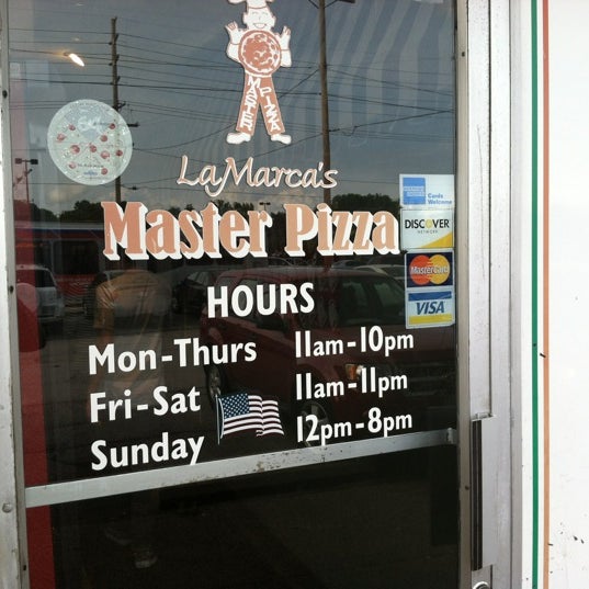 Master Pizza Pizzeria in Mayfield Heights