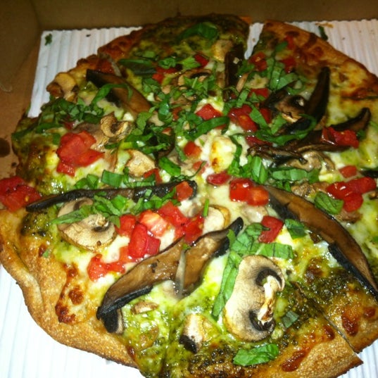 8/2/2012 tarihinde Kelaziyaretçi tarafından Uncle Maddio&#39;s Pizza Joint'de çekilen fotoğraf