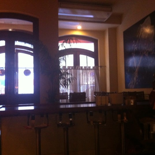 รูปภาพถ่ายที่ La Champagneria Jazz-Café โดย Marco D. เมื่อ 3/27/2012