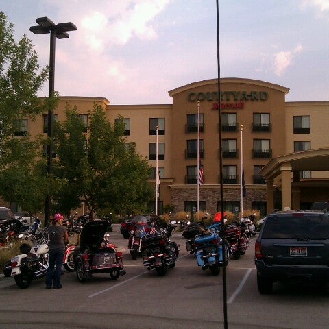 Photo taken at Courtyard Boise West/Meridian by Tiffany L. on 8/10/2012