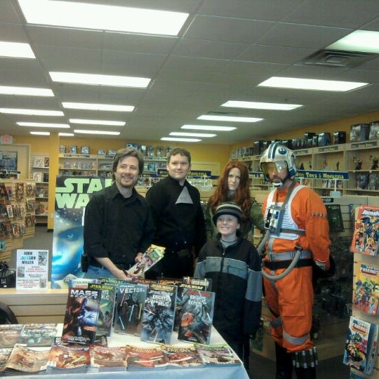 5/28/2012 tarihinde scott l.ziyaretçi tarafından Westfield Comics - West'de çekilen fotoğraf