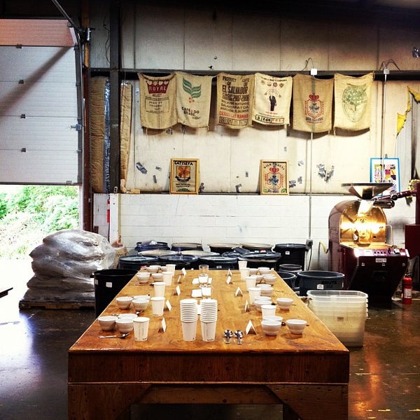 4/19/2012 tarihinde Jacob F.ziyaretçi tarafından One Village Coffee World HQ'de çekilen fotoğraf