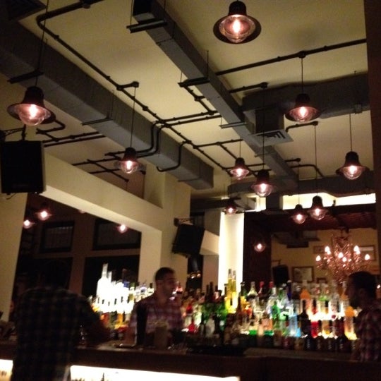 Das Foto wurde bei Clé Cafe-Lounge Bar von Haadi S. am 8/18/2012 aufgenommen