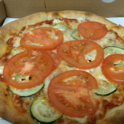 Foto tomada en Melo&#39;s Pizza &amp; Pasta  por Chantel W. el 3/13/2012