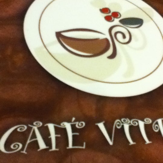 Foto diambil di Café Vitrola oleh Deise P. pada 8/13/2012