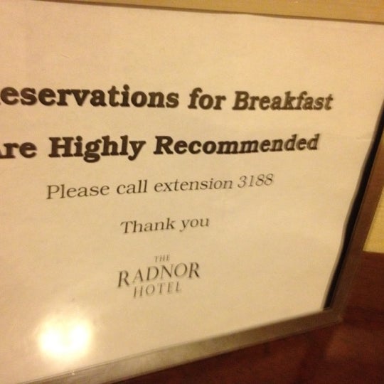 Das Foto wurde bei The Radnor Hotel von Crispin R. am 8/17/2012 aufgenommen
