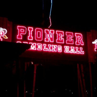 Foto tirada no(a) Pioneer Hotel and Gambling Hall por Anthony S. em 6/19/2012