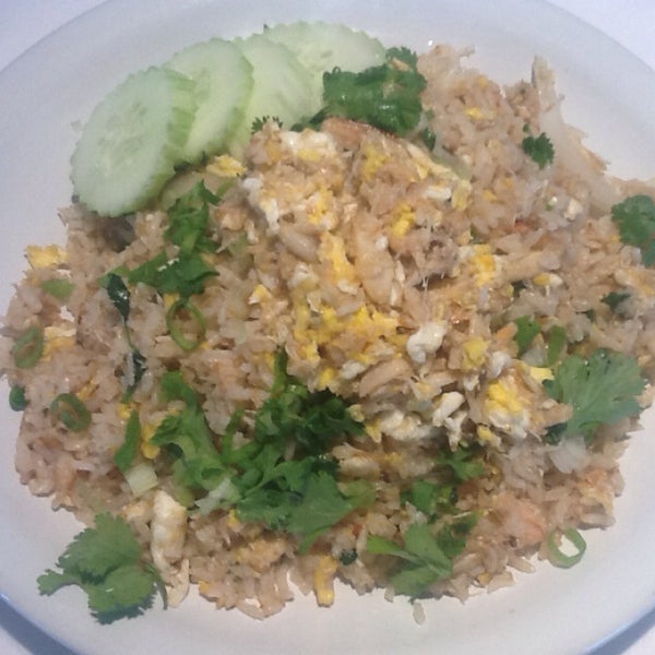 Снимок сделан в Little Thai Fine Dining пользователем Patrick P. 8/25/2012