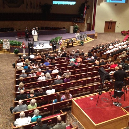 รูปภาพถ่ายที่ Princeton Pike Church of God โดย Chris K. เมื่อ 7/25/2012