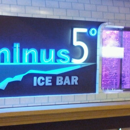 รูปภาพถ่ายที่ Minus5° Ice Lounge โดย Willem B. เมื่อ 3/26/2012