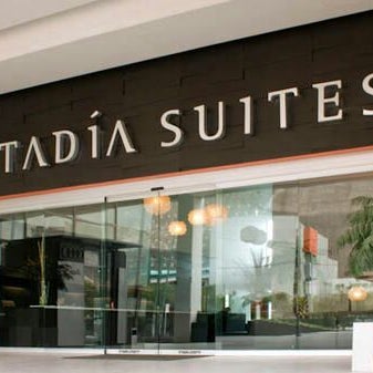 2/4/2012にRodrigo R.がStadia Suitesで撮った写真
