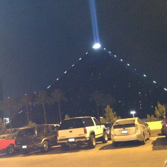 รูปภาพถ่ายที่ LAX Nightclub โดย Shaun N Sheilah W. เมื่อ 6/24/2012
