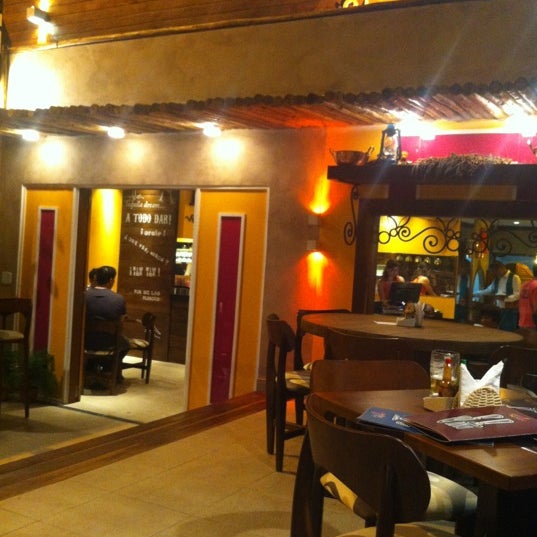 Photo taken at Mucho Gusto Gastronomia Tex-Mex by Thaisa M. on 5/1/2012