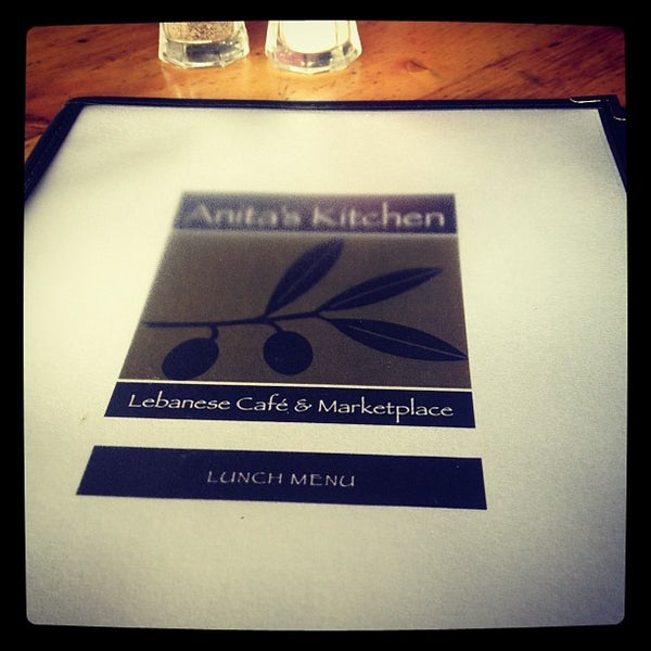 Photo prise au Anita&#39;s Kitchen par Symantha D. le8/10/2012
